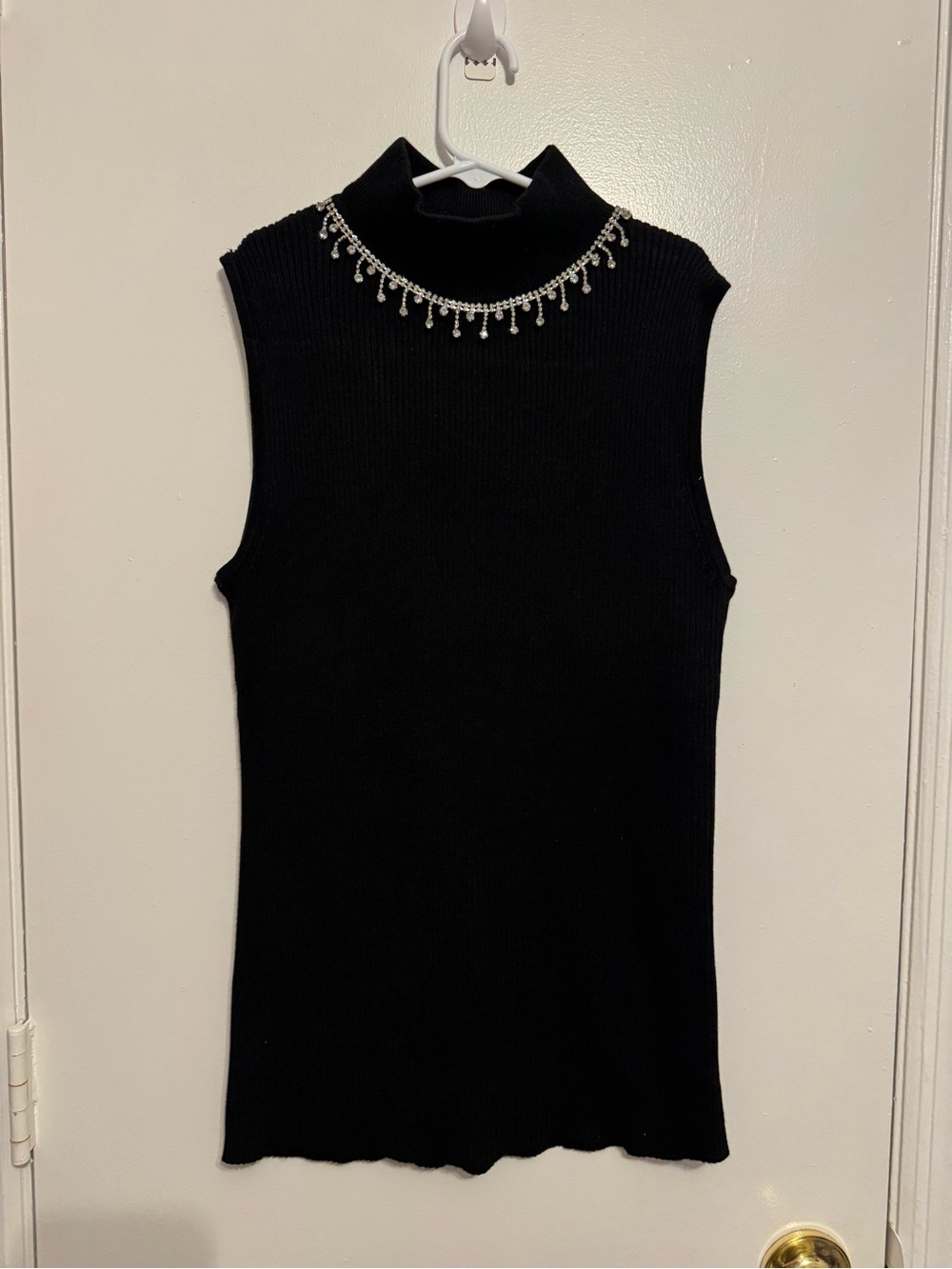 Carmen Marc Valvo Stylish Fashionable Womens Black Embellished Med Tank Top